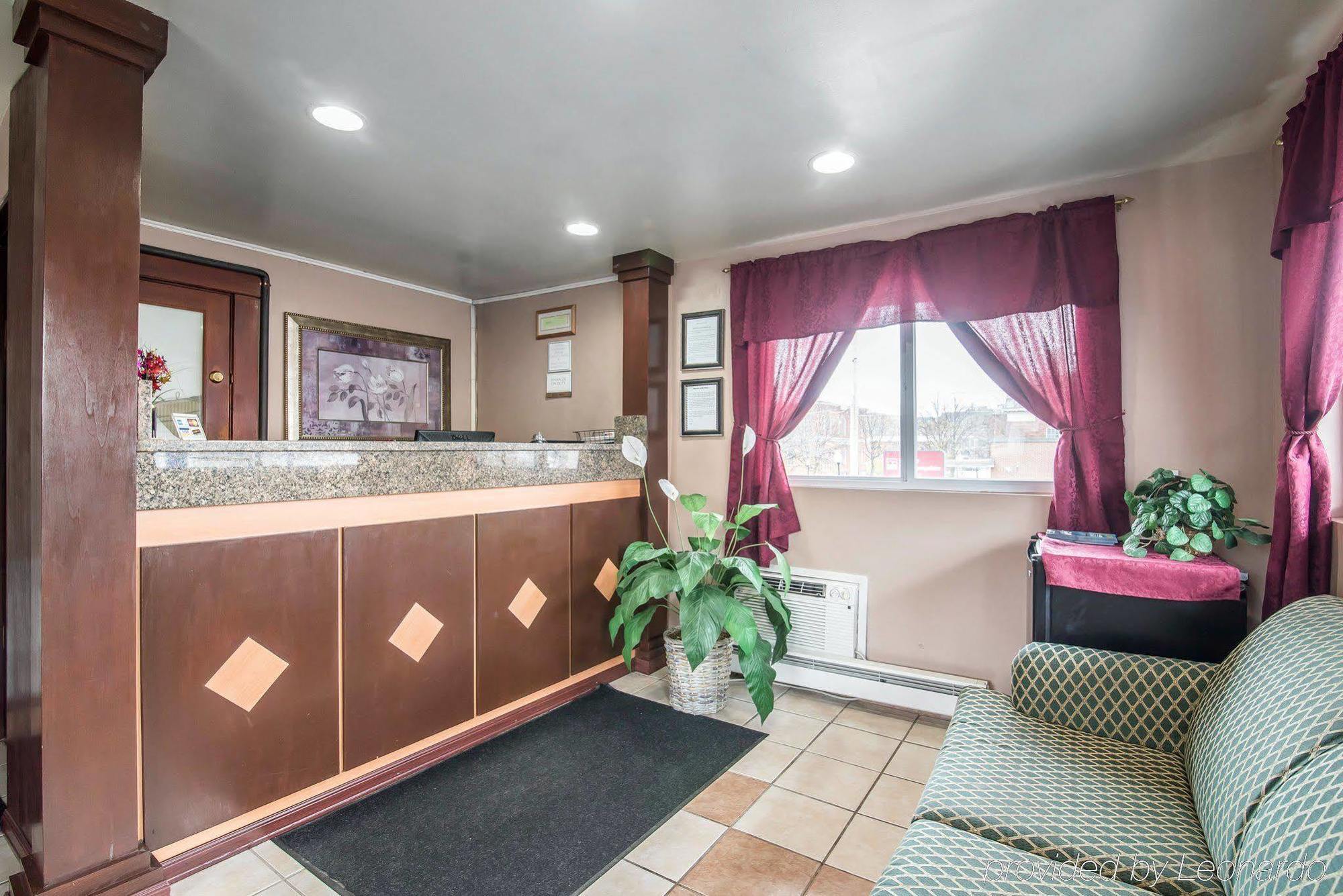 Royal Inn Claremont Экстерьер фото