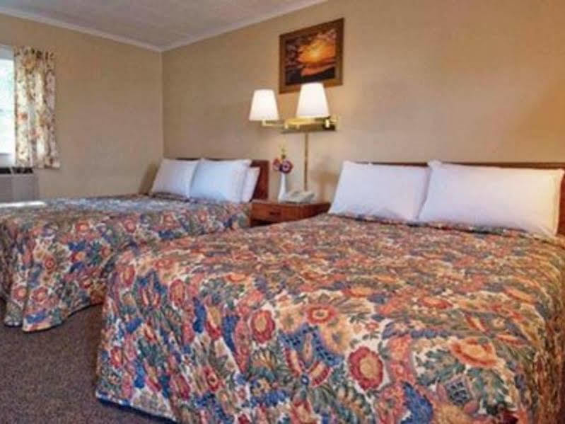 Royal Inn Claremont Экстерьер фото